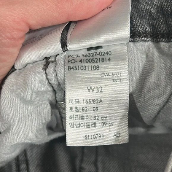 Levi's® Premium 501® ORIGINAL FIT HIGH RISE WOMEN'S SHORTS, RTR - Picture 7 of 7